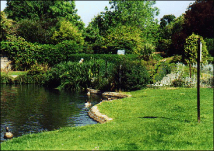 Tne Memorial Gardens